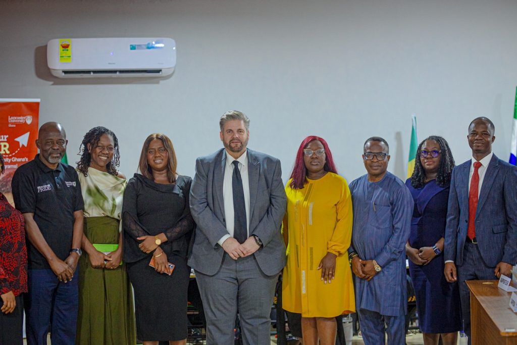 Group image of LUG and US embassy delegation